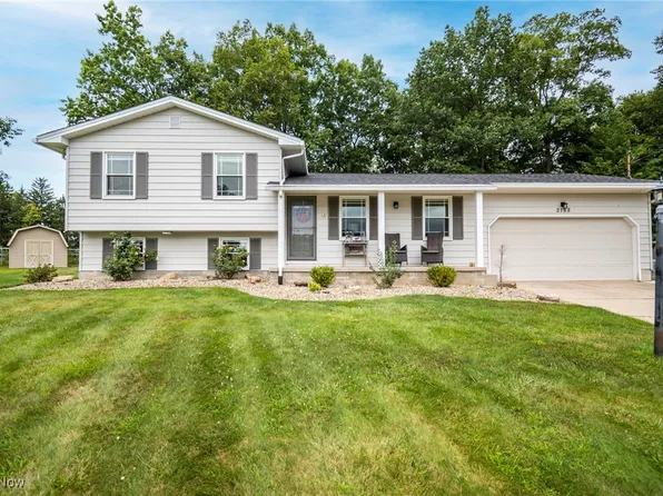 2188 Penny Ln, Youngstown, OH 44515