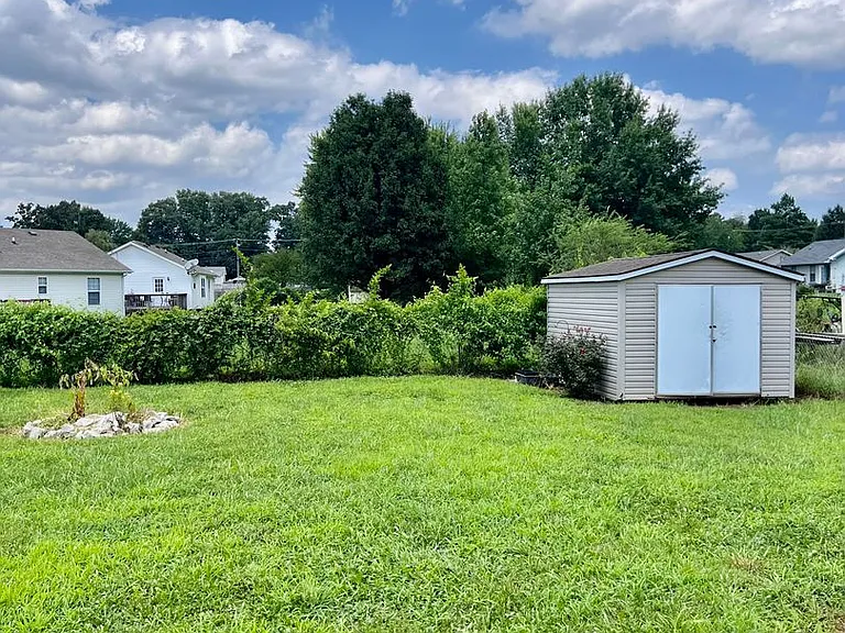 414 Woodale Dr — Photo 21