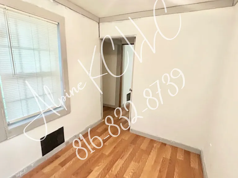 210 W Mill St — Photo 6