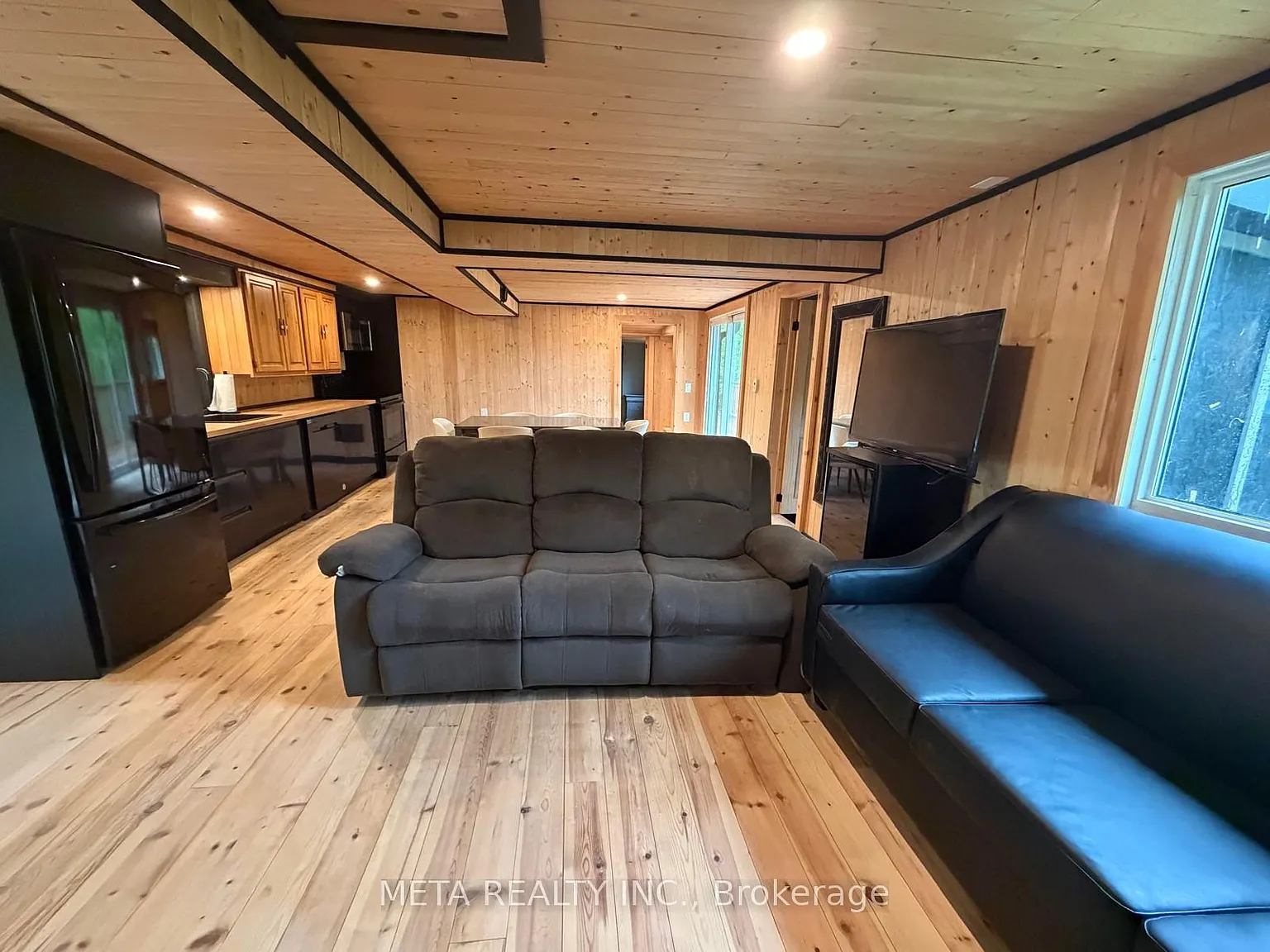 2 bed, $1,900 — Photo 3