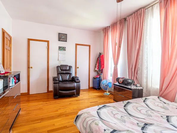 1727 East 14th Street image 18 of 31