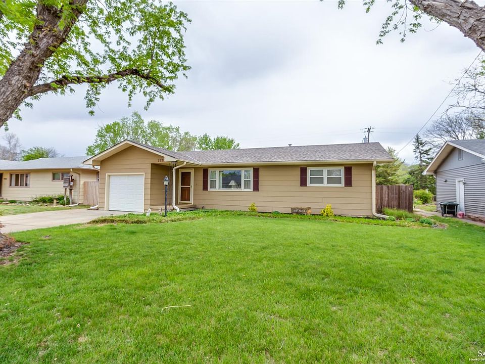 1st image of 2339 Mayfair Dr