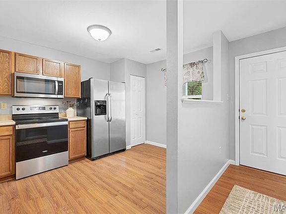 4th image of 520 Glengarry Ct