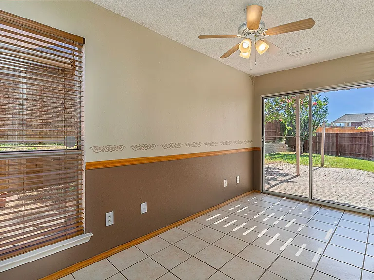 588 Lake Forest Dr — Photo 21