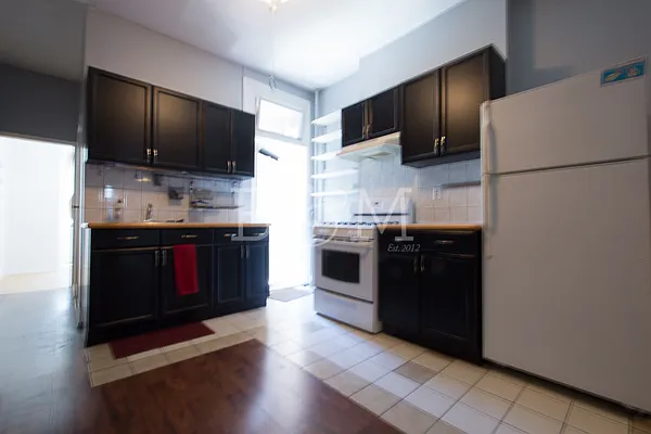 Rented by Brick&Mortar | media 60