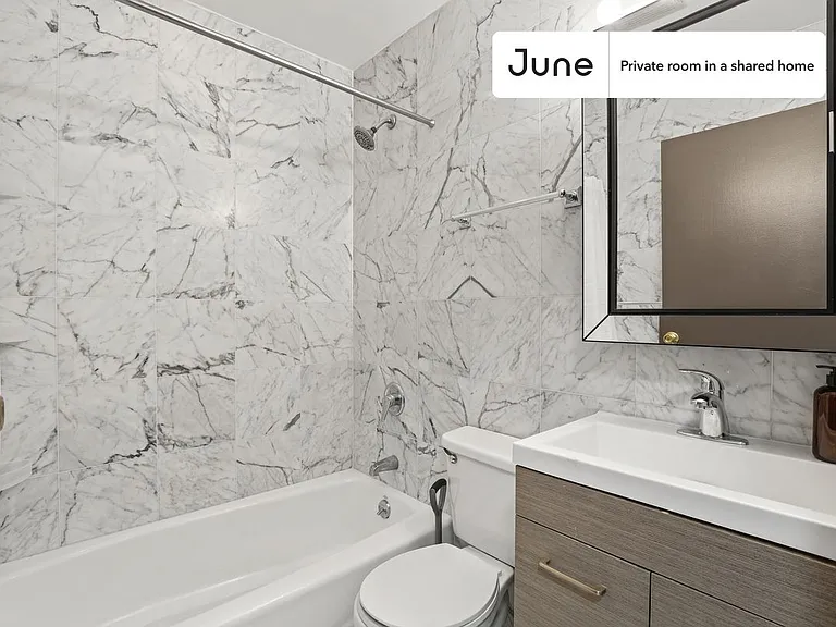 1521 York Ave #C — Photo 5