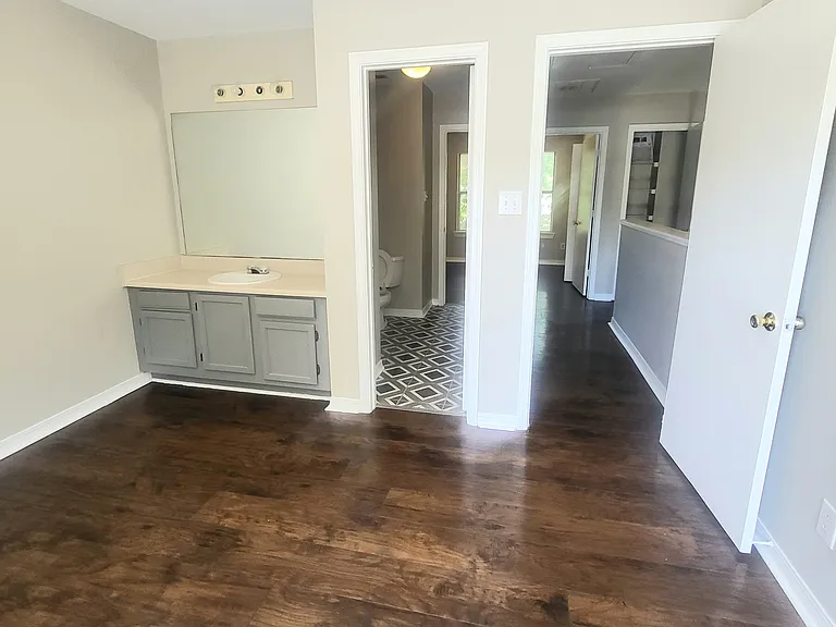 209 E 24th Ave #7 — Photo 18