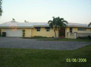 2190 Alamanda Dr, North Miami, FL 33181