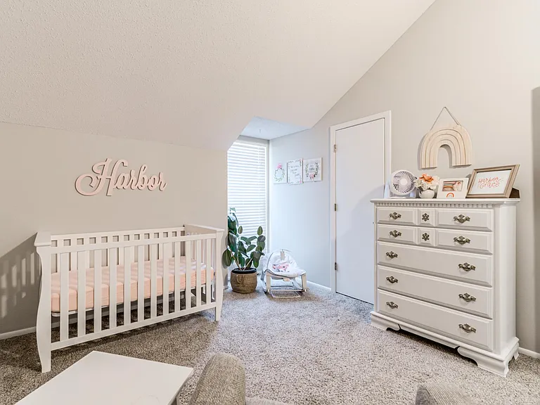 8040 Halsey St — Photo 15