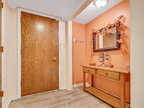 2nd image of 7734 W Foresthill Ln APT 2CR