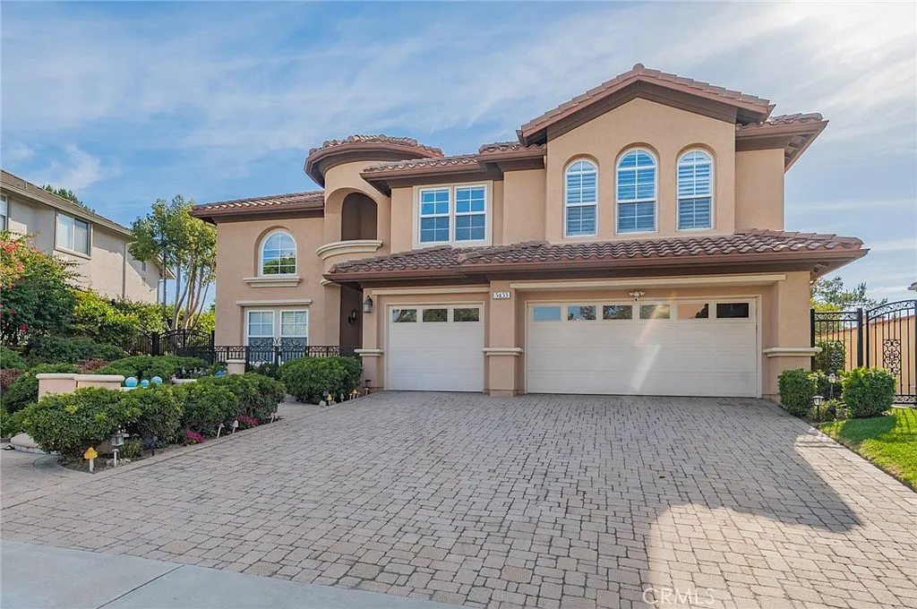 5 bed, 4.5 bath, 4261 sqft, $7,500 — Photo 3
