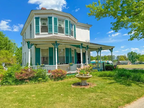 115 E Maryland Ave, Crewe, VA 23930