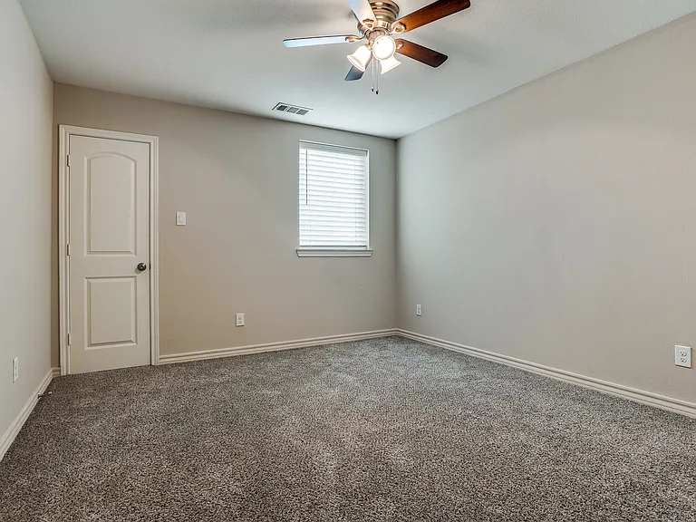 336 Austin Ave — Photo 23