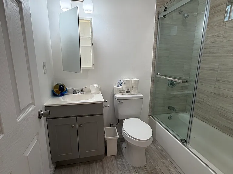 2134 E Shauer St — Photo 17