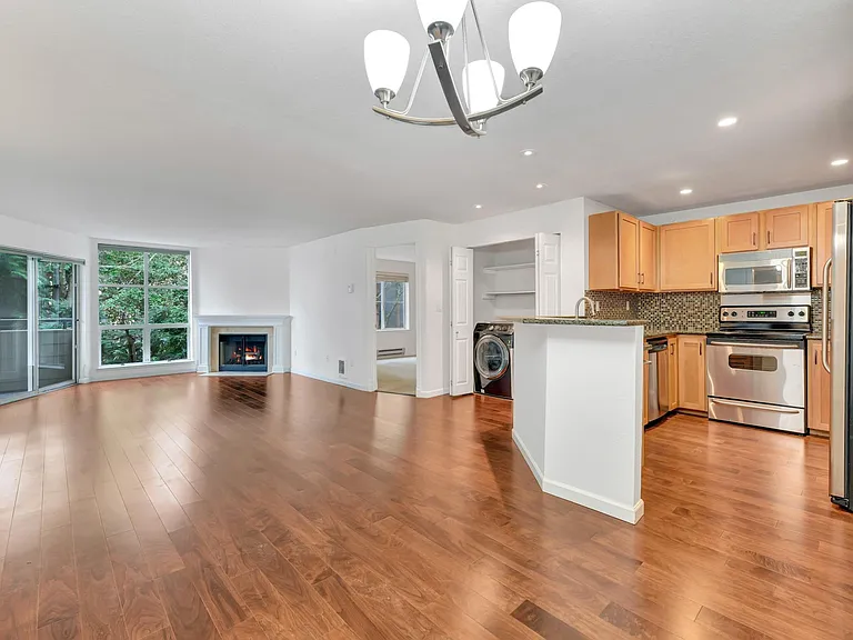 424 102nd Ave SE #107 — Photo 4