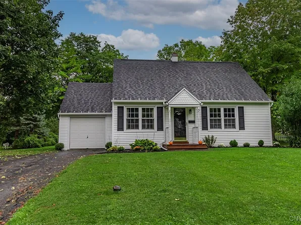 3 Kelly Dr, Manlius, NY 13104