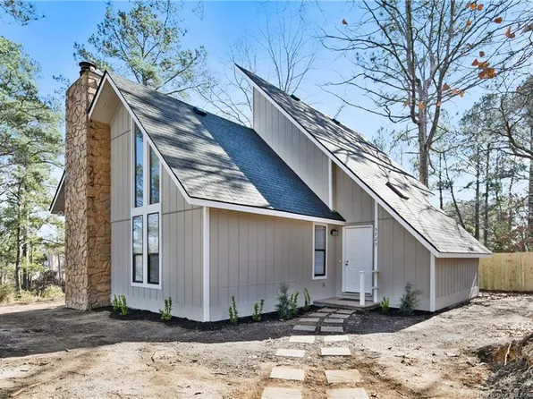 5725 Waters Edge Dr, Fayetteville, NC 28314