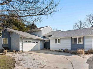 825 Shunpike Rd, Cape May, NJ 08204