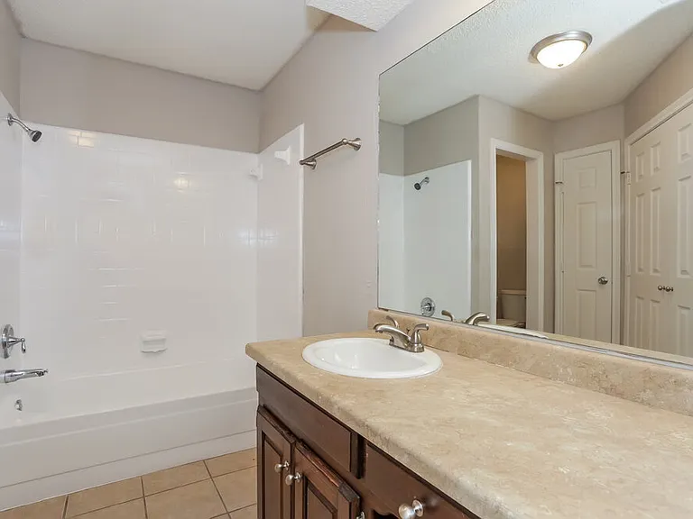 617 Parkview Dr — Photo 13