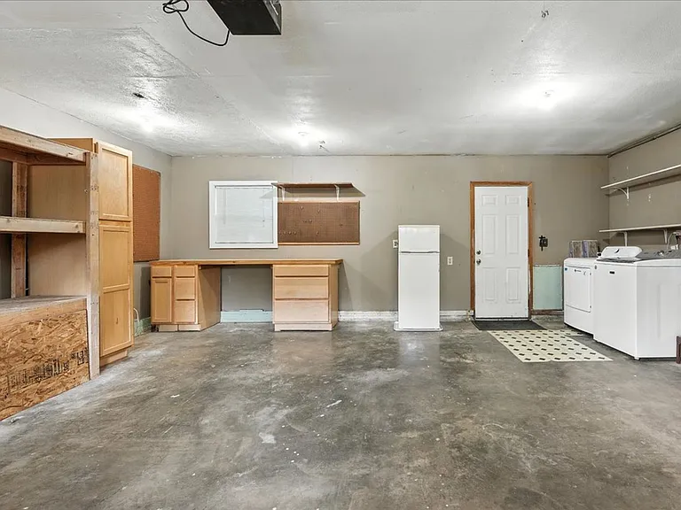 2448 Margery St — Photo 19