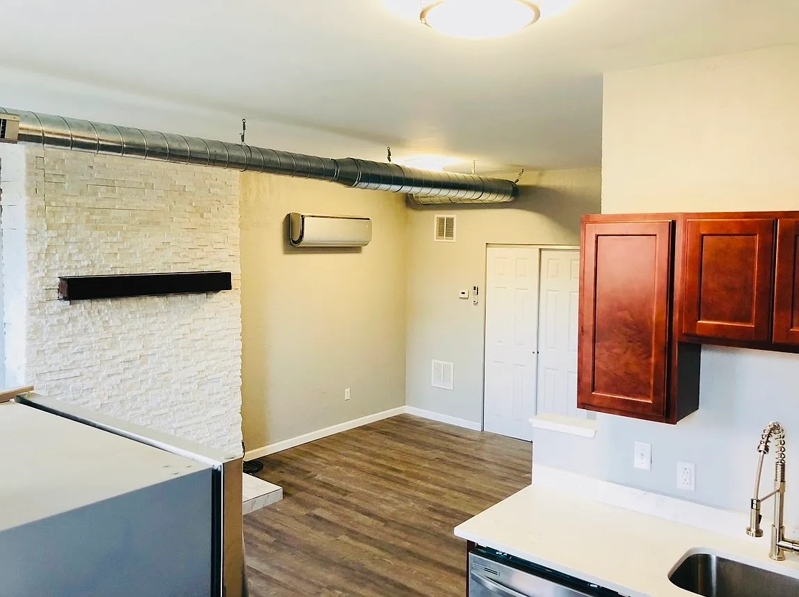 1 bed, 1020 sqft, $1,695 — Photo 4