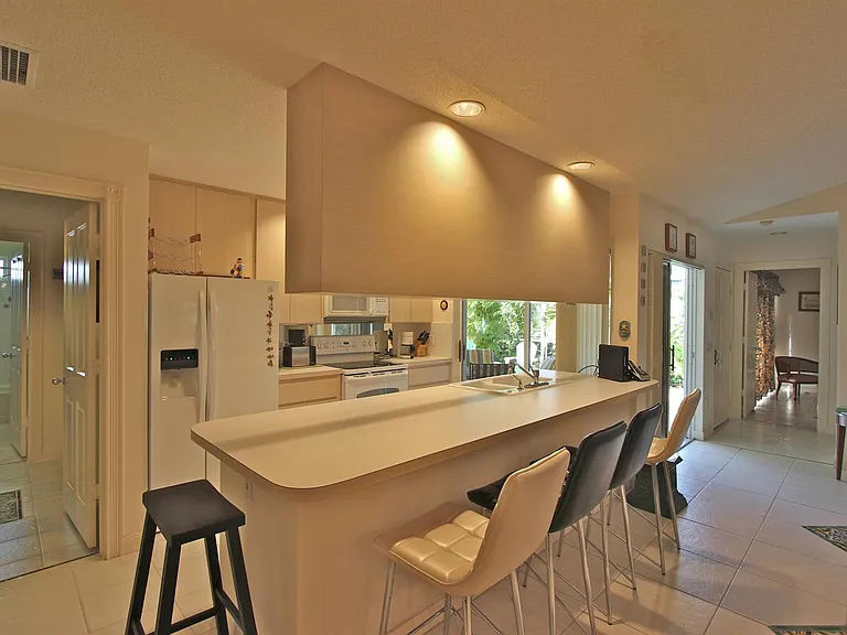 10201 Chapman Oak Ct — Photo 7