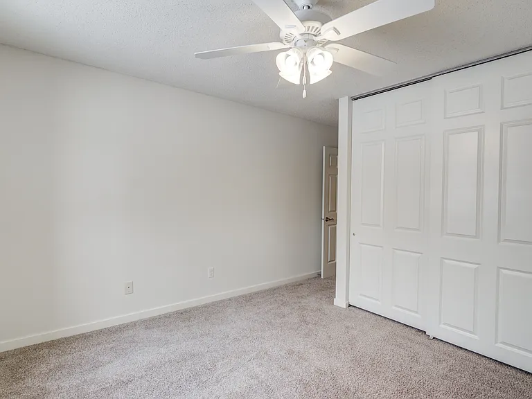 Park Glen Apartments — Photo 30