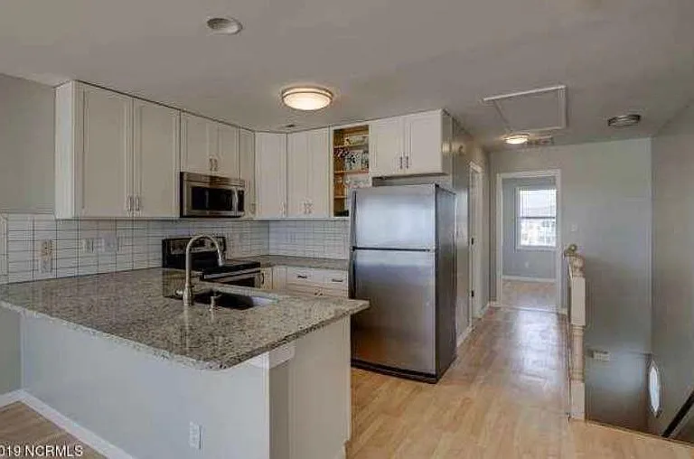 N Topsail Dr — Photo 7