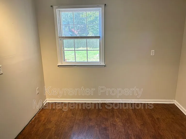 510 Shore Rd — Photo 39