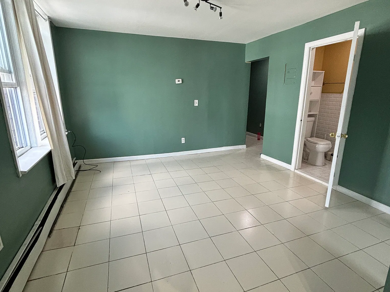 694 Summer Ave — Photo 2