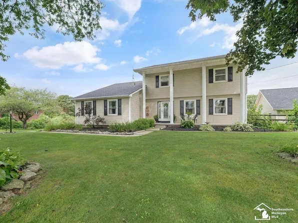 6233 Grandview Dr, Erie, MI 48133