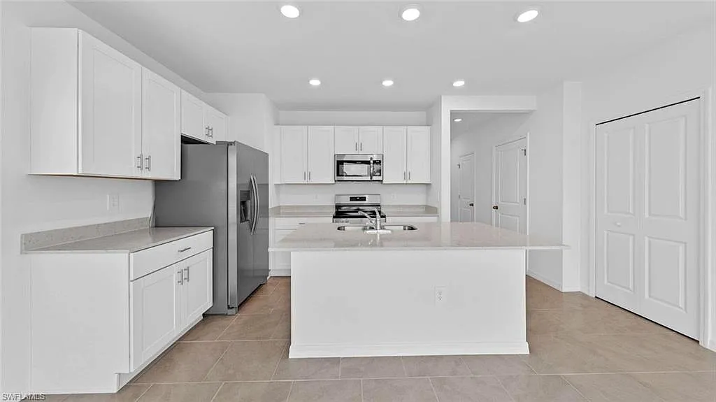 3 bed, 2.5 bath, 1347 sqft, $1,700 — Photo 4
