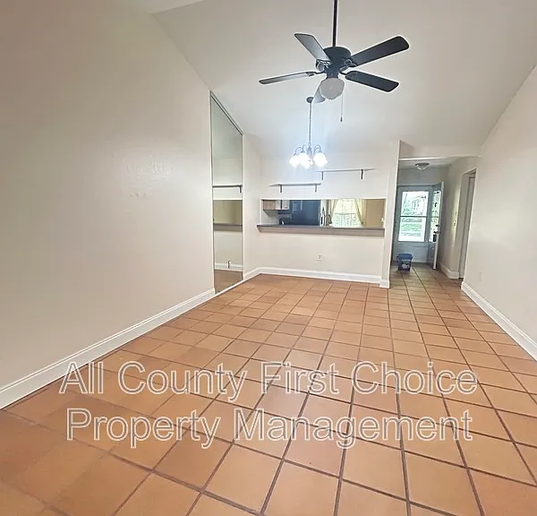 313 Bay Pl — Photo 9