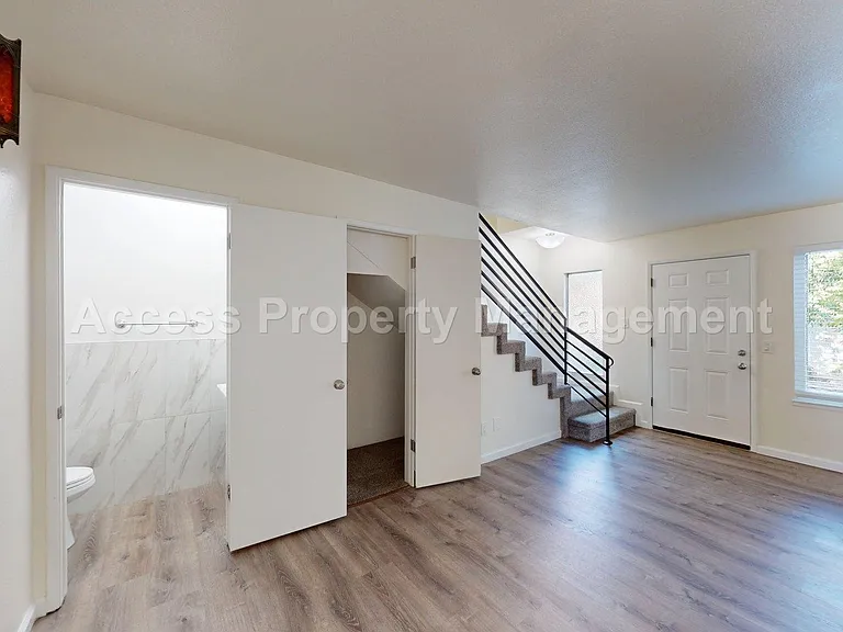 229 Starr Ave — Photo 12