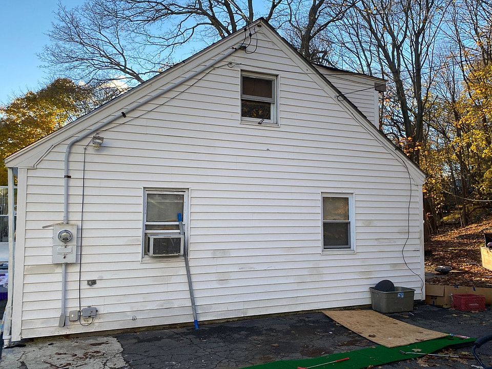 2nd image of 9 Cedar Ave