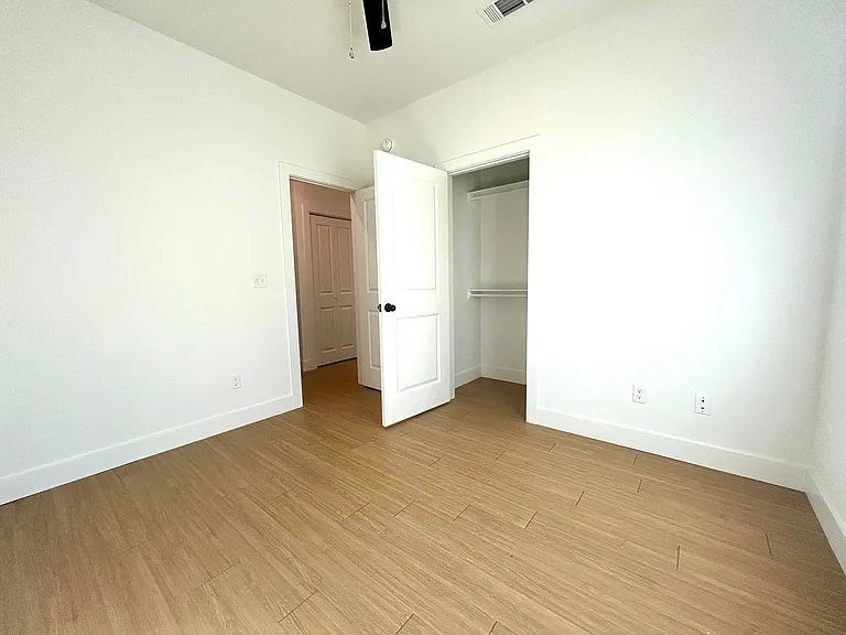 1800 Riverview Drive — Photo 37
