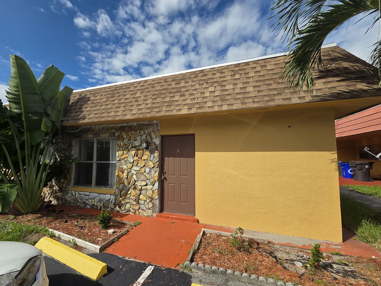 2 bed, 960 sqft, $2,000 — Photo 1