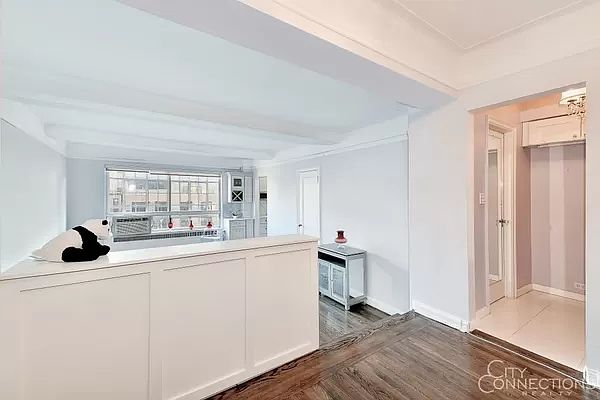 1st image of 10 Park Ave #17E