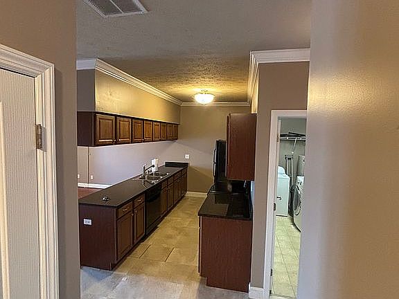 5th image of 1334 Suncrest Village Cir
