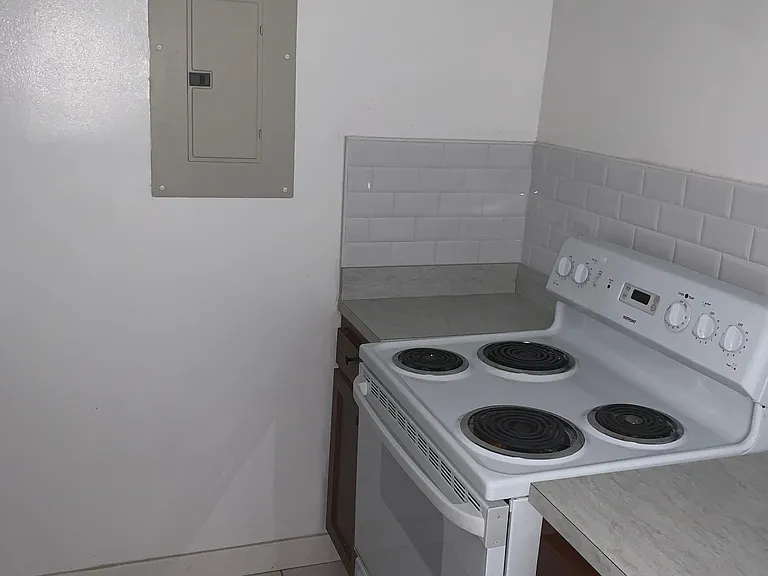 3225 Dellwood Ave — Photo 6