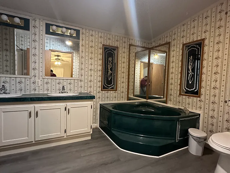 209 Hickory Nut Dr — Photo 6