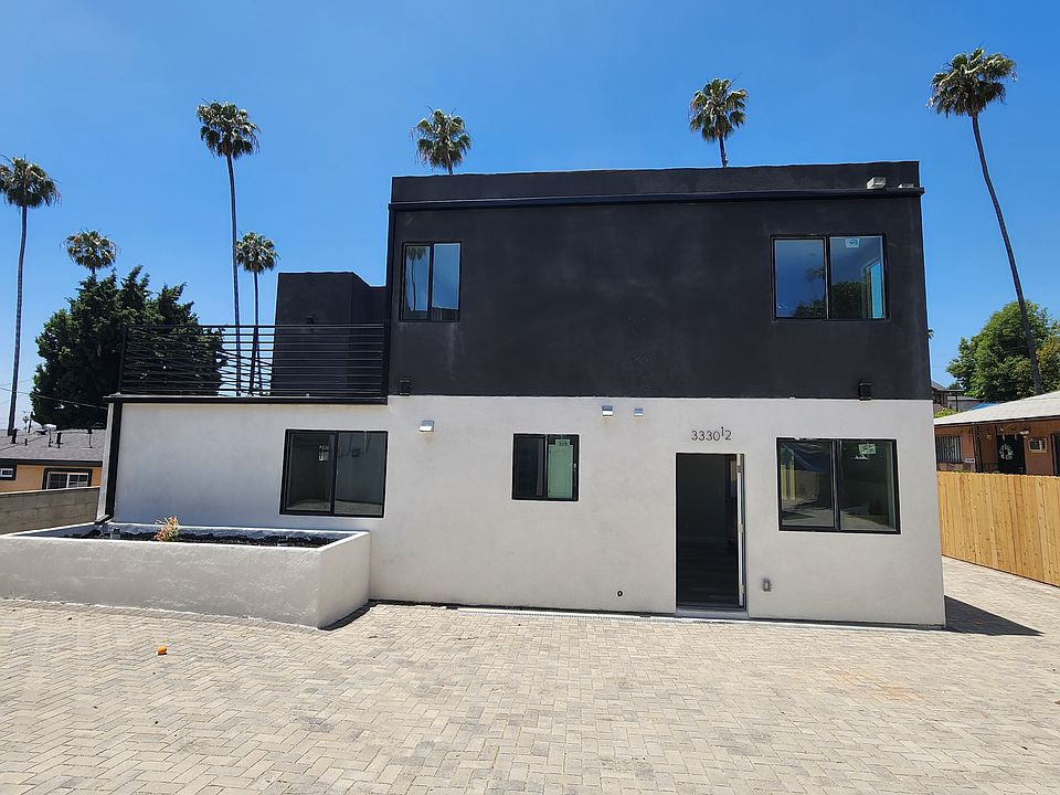 1st image of 3330 Portola Ave #1/2