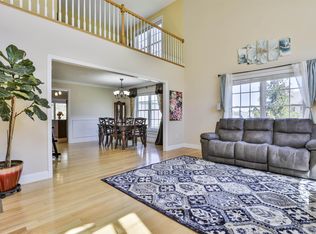 8 Prestwick Trl, Nashua, NH 03062