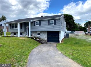 425 Weidman Ave, Sinking Spring, PA 19608