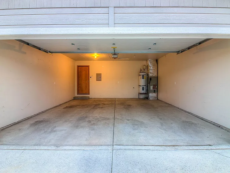 1004 S 90th Ave — Photo 21