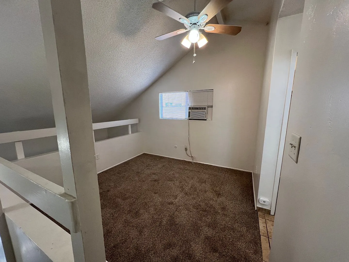 2810 N. Chester Ave — Photo 2