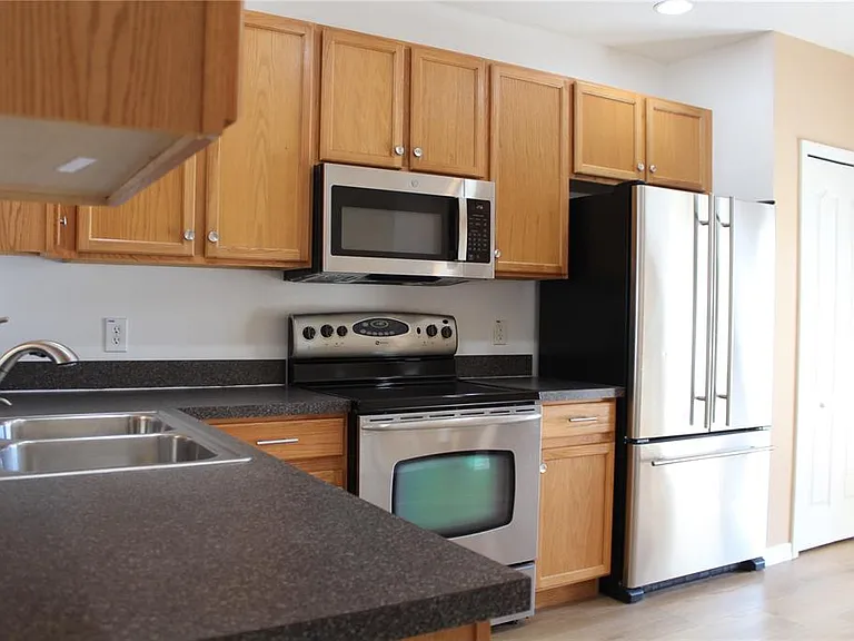16320 Swan View Cir — Photo 8
