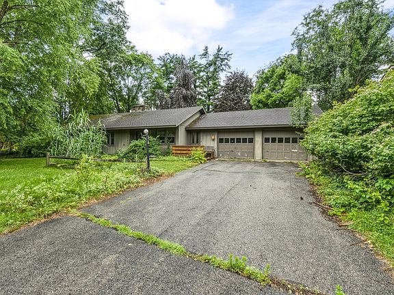 2nd image of 3414 Old Colony Rd