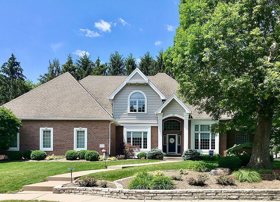 1st image of 10707 N Grand Oak Ct