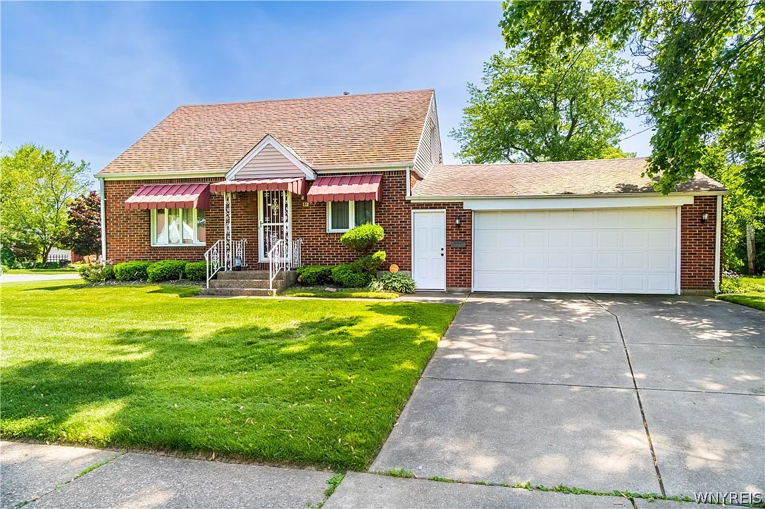 91 Rosary Blvd photo 1